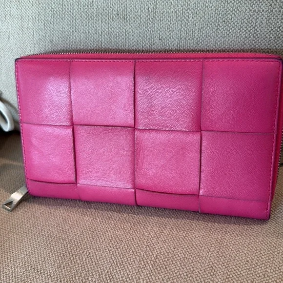 Bottega Veneta Pink Intrecciato Zip Around Wallet - Picture 11 of 11